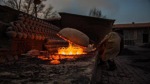 图片我国古代烧制陶器图