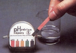 图片ph试纸检验溶液ph值