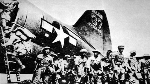图片美国军用飞机空运国民党军队到内战前线