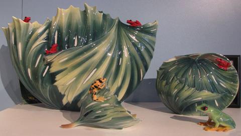 图片现代陶瓷艺术品-家具饰品绿草和蛙