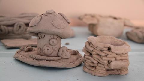 图片学生泥塑作品