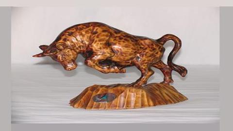 图片雕塑作品_圆雕牛