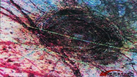 图片木卫二的冰缝和陨击坑