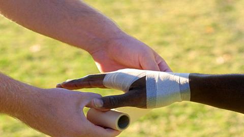 图片包扎手上的伤