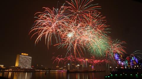 图片春节吃团圆饭