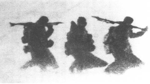 图片顶着暴风雪撤退的德国步兵团