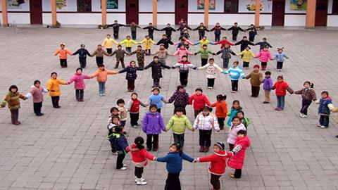 图片我们一起手拉手