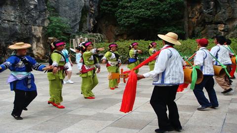 图片撒尼人表演