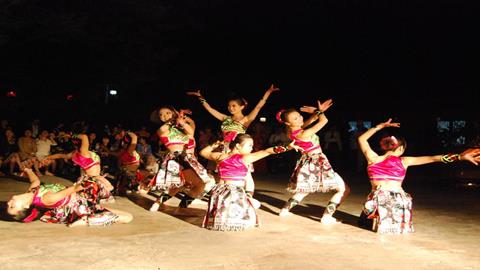 图片热情奔放的舞蹈