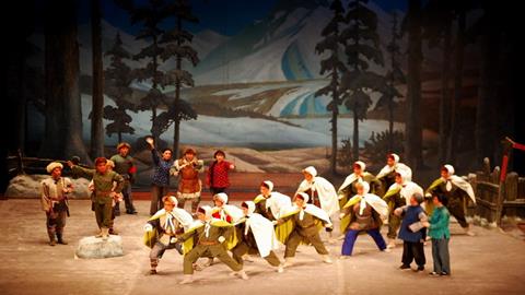 图片智取威虎山剧照