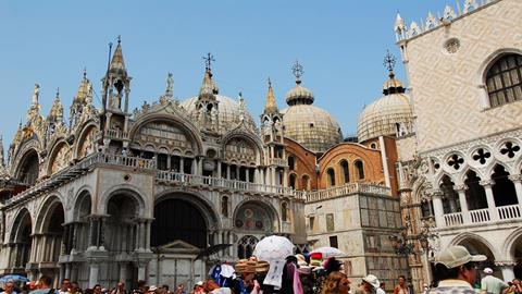 图片中世纪欧洲教堂