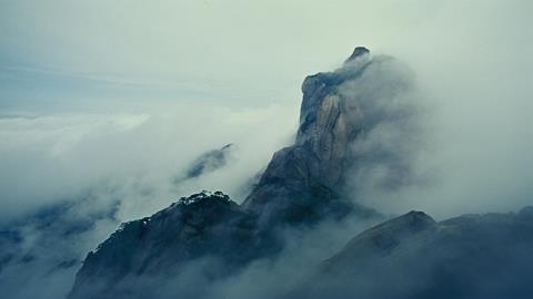 图片山在虚无缥缈间