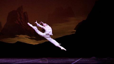 图片白毛女—恨似高山愁似海