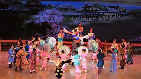 图片《丝路花雨》剧照