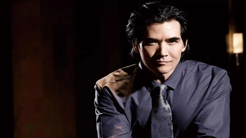 图片演唱者费翔