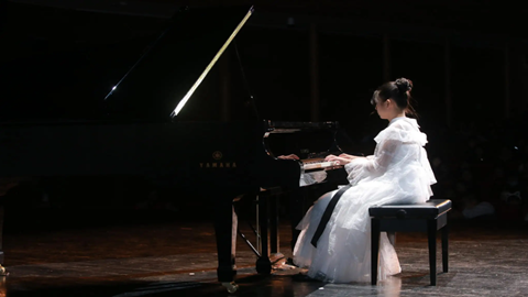图片钢琴独奏